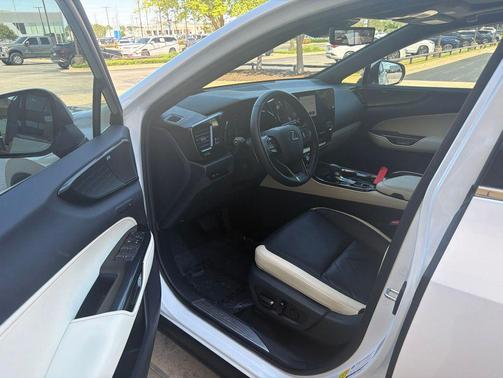 Eminent White Pearl 2024 Lexus NX 350 Luxury