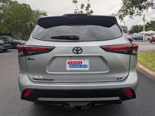 2025 Toyota Highlander XLE