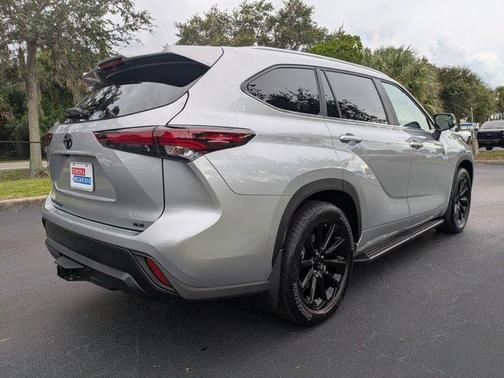 2025 Toyota Highlander XLE