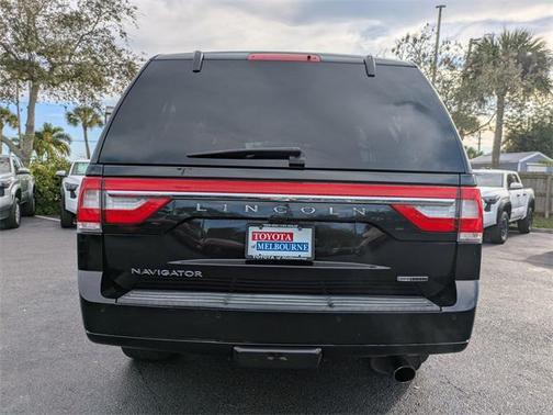 2015 Lincoln Navigator Base