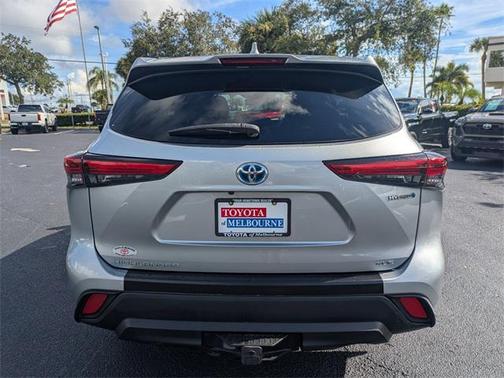 2021 Toyota Highlander Hybrid XLE