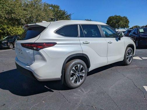 2026 Toyota Highlander XLE