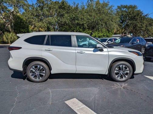 2026 Toyota Highlander XLE