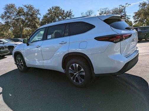 2026 Toyota Highlander XLE