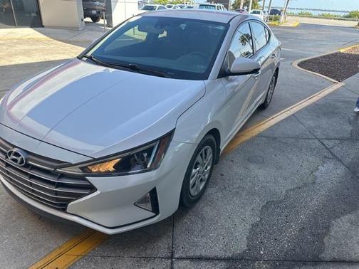 2020 Hyundai ELANTRA SE