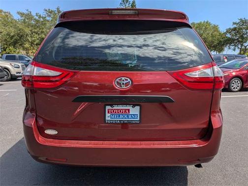 2015 Toyota Sienna L