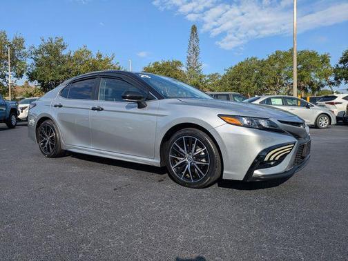 Celestial Silver Metallic 2023 Toyota Camry SE
