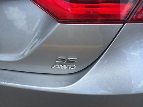 Celestial Silver Metallic 2023 Toyota Camry SE