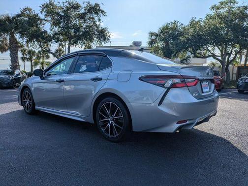 Celestial Silver Metallic 2023 Toyota Camry SE