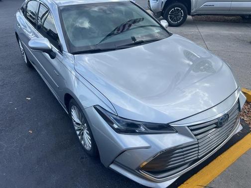 2019 Toyota Avalon Hybrid Limited