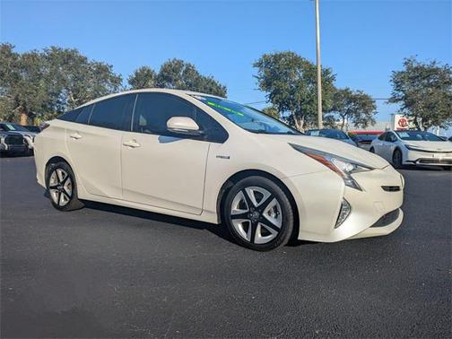 2016 Toyota Prius Four Touring