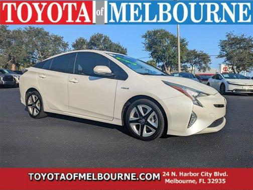 2016 Toyota Prius Four Touring