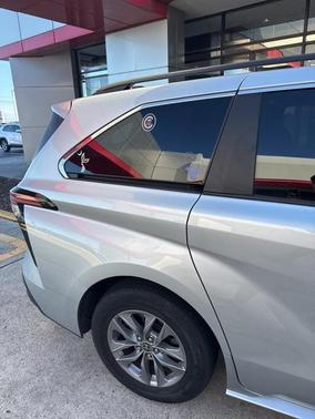 2022 Toyota Sienna LE