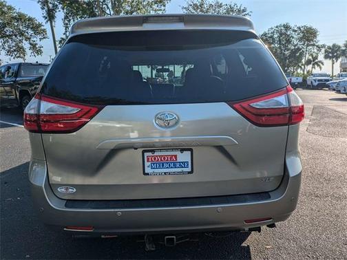 2015 Toyota Sienna XLE Premium