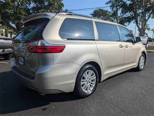 2015 Toyota Sienna XLE Premium