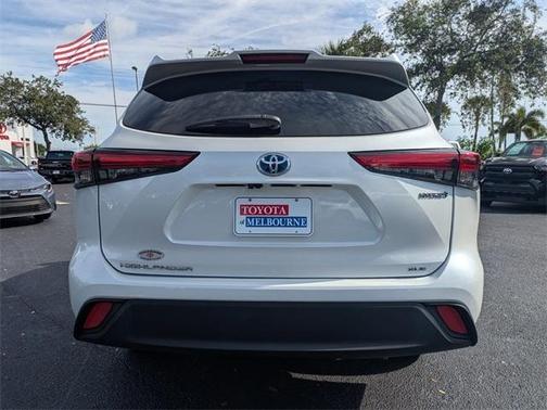 2023 Toyota Highlander Hybrid Bronze Edition