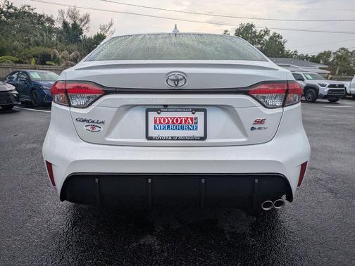 Wind Chill Pearl 2026 Toyota Corolla Hybrid SE