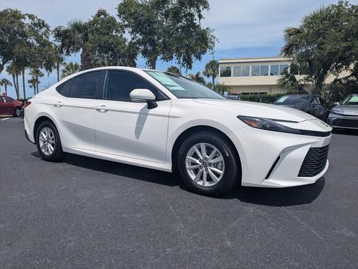 Ice Cap 2026 Toyota Camry LE