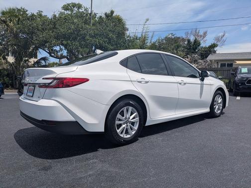 Ice Cap 2026 Toyota Camry LE