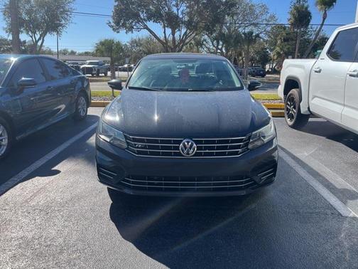 2016 Volkswagen Passat 1.8T R-Line