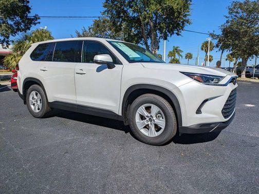 2026 Toyota Highlander LE