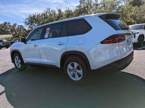 2026 Toyota Highlander LE