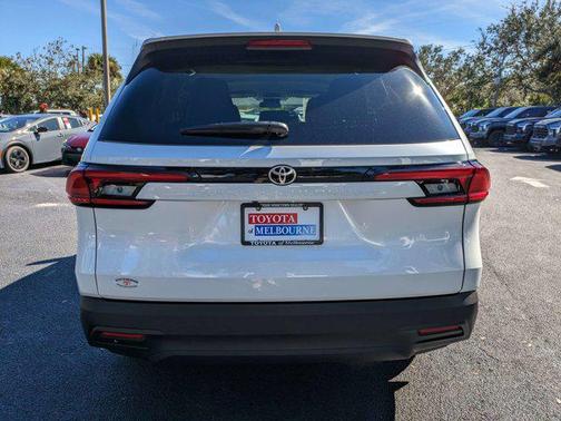 2026 Toyota Highlander LE