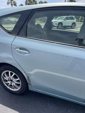 2017 Toyota Prius v Four