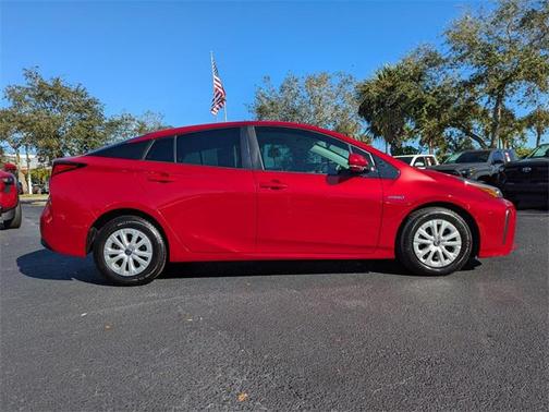 2019 Toyota Prius LE