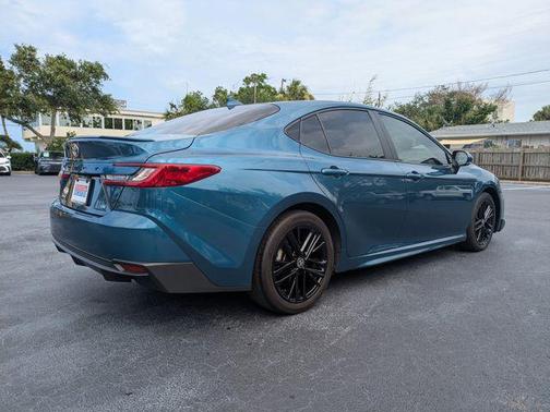 Ocean 2025 Toyota Camry SE