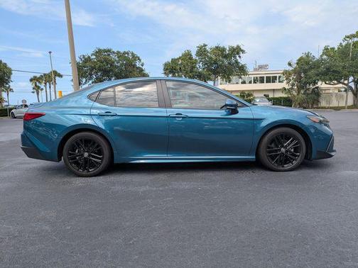 Ocean 2025 Toyota Camry SE