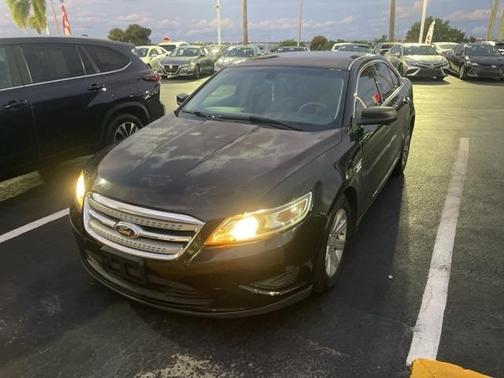 2012 Ford Taurus SE
