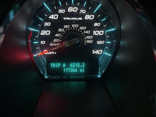 2012 Ford Taurus SE