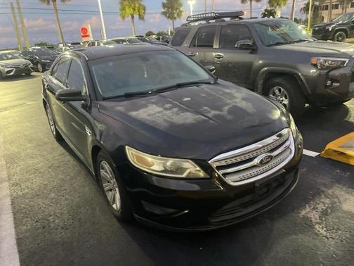 2012 Ford Taurus SE