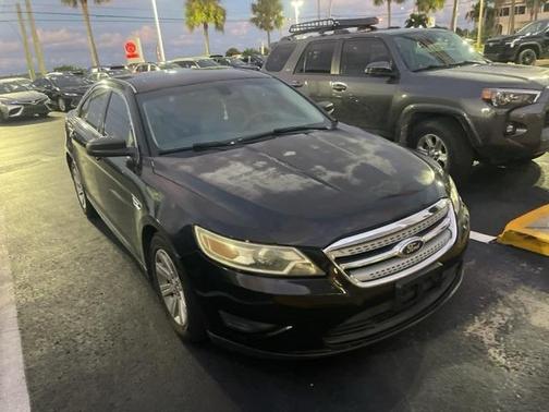 2012 Ford Taurus SE