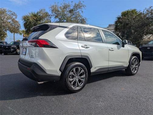 2022 Toyota RAV4 Hybrid XLE Premium