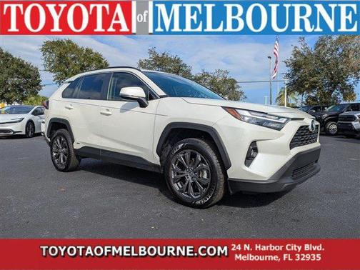 2022 Toyota RAV4 Hybrid XLE Premium