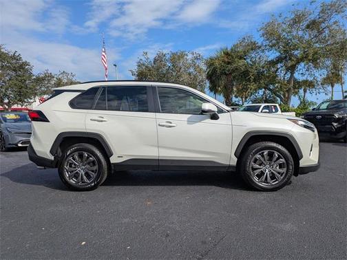 2022 Toyota RAV4 Hybrid XLE Premium