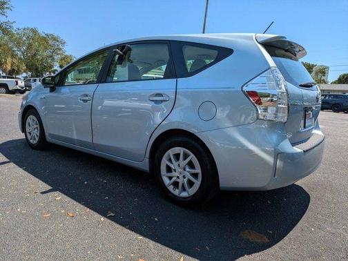2013 Toyota Prius v Two