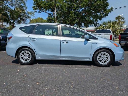 2013 Toyota Prius v Two