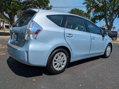 2013 Toyota Prius v Two