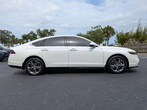 Platinum White Pearl 2023 Honda Accord Hybrid EX-L
