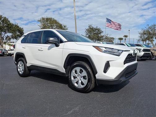 2025 Toyota RAV4 LE