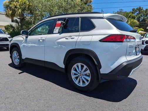 2024 Toyota Corolla Cross LE