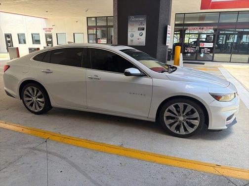 Iridescent Pearl Tricoat 2017 Chevrolet Malibu Premier