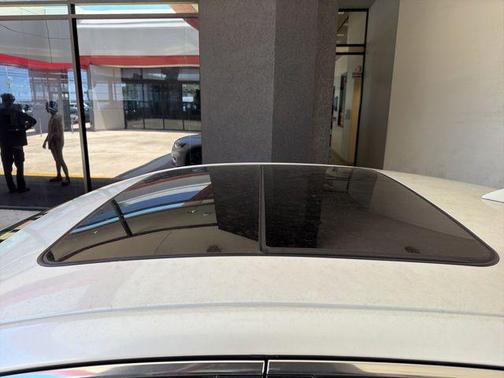 Iridescent Pearl Tricoat 2017 Chevrolet Malibu Premier