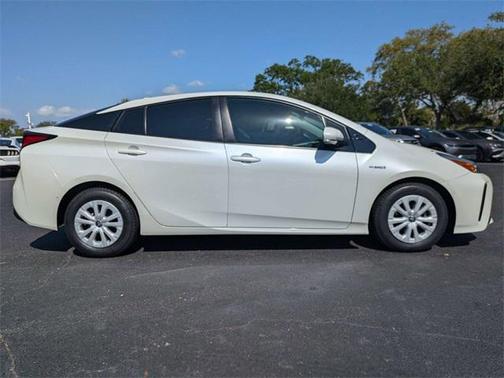 2019 Toyota Prius LE