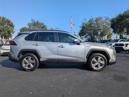 2021 Toyota RAV4 Hybrid XLE Premium