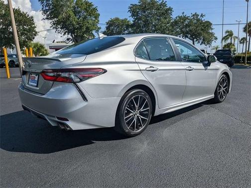 2022 Toyota Camry SE