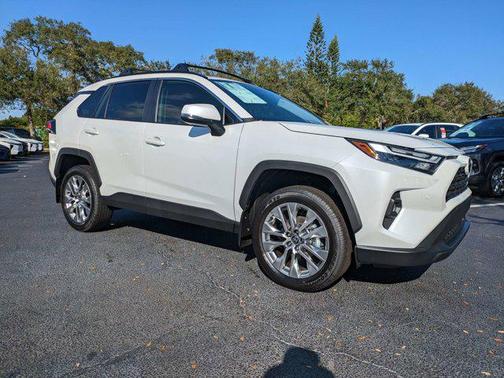 2025 Toyota RAV4 XLE Premium